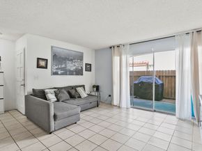 2521 W Sunflower Avenue R1, Santa Ana CA 92704