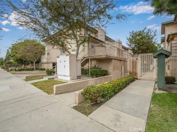 1211 E Carson Street 25, Carson CA 90745
