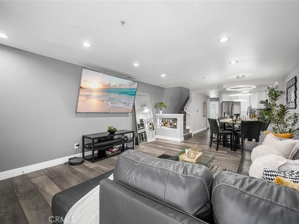 1211 E Carson Street 25, Carson CA 90745