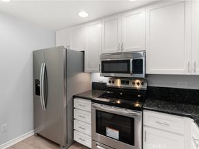 2243 Martin 217, Irvine CA 92612