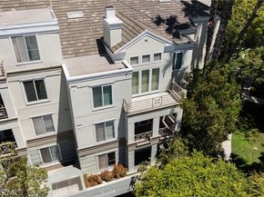 2243 Martin 217, Irvine CA 92612