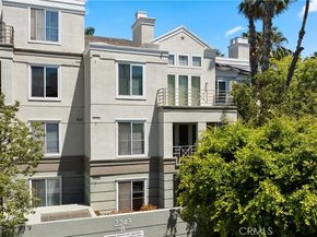 2243 Martin 217, Irvine CA 92612