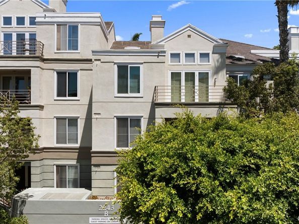 2243 Martin 217, Irvine CA 92612