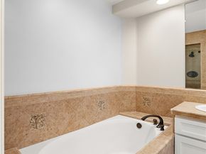 2243 Martin 217, Irvine CA 92612