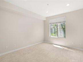 2243 Martin 217, Irvine CA 92612