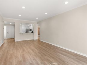 2243 Martin 217, Irvine CA 92612