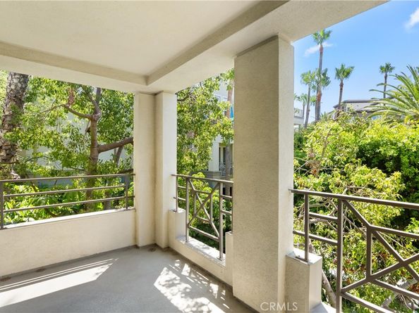 2243 Martin 217, Irvine CA 92612