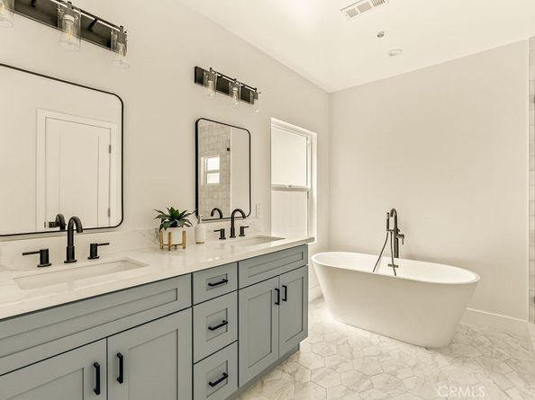3009 S Norton Avenue, Los Angeles CA 90018