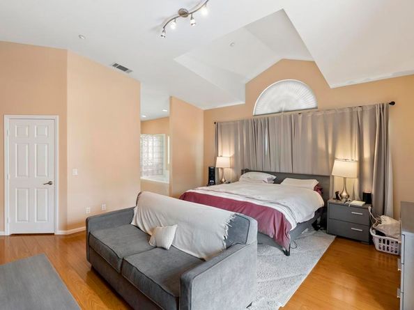 535 F Avenue 4, Coronado CA 92118