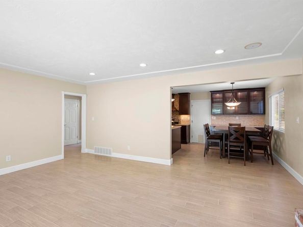 202 E J St, Chula Vista CA 91910