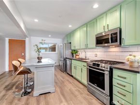 1 3rd Place 302, Long Beach CA 90802