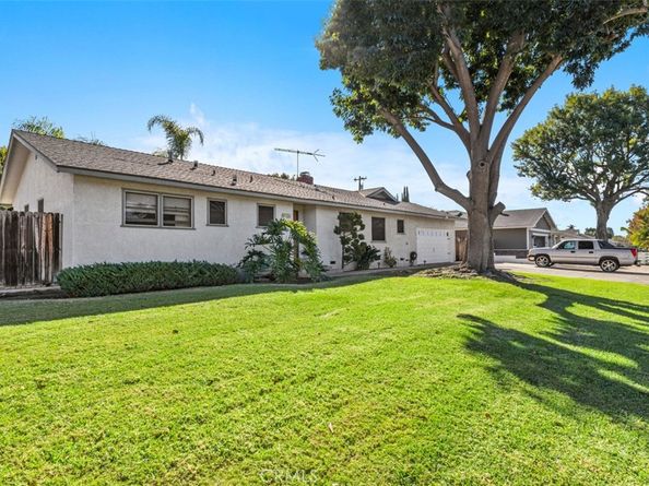 13082 Palomar, North Tustin CA 92705