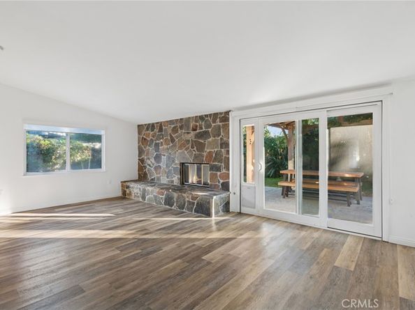 305 Nassau Road, Costa Mesa CA 92626