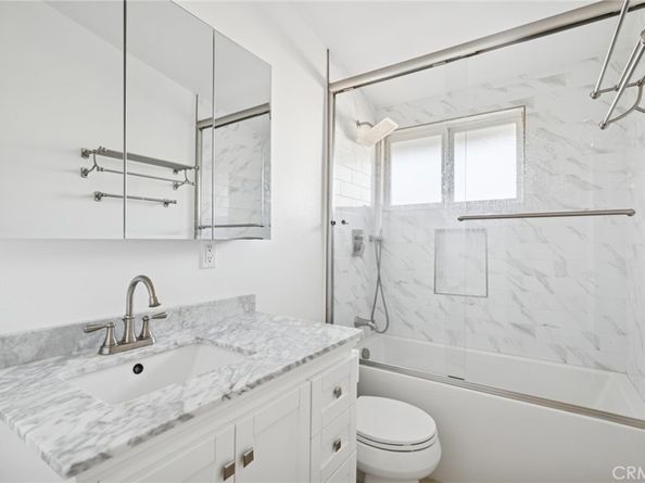 305 Nassau Road, Costa Mesa CA 92626