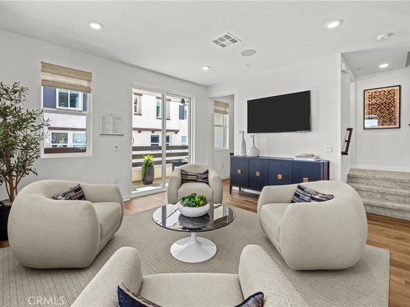 1090 Foothill Boulevard, Claremont CA 91711