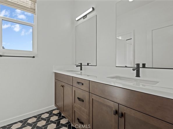 1090 Foothill Boulevard, Claremont CA 91711