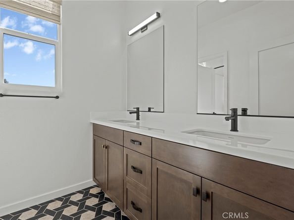 1090 Foothill Boulevard, Claremont CA 91711