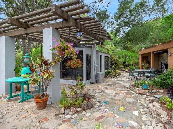 9885 Deerhaven Drive, North Tustin CA 92705