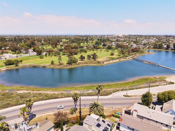 385 Park Avenue, Long Beach CA 90814
