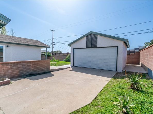 10525 S 5th Avenue, Inglewood CA 90303