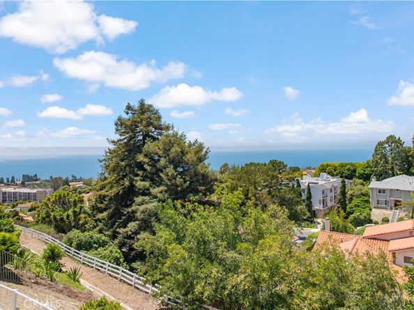 43 Country Lane, Rolling Hills Estates CA 90274