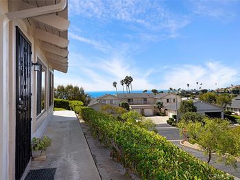 151 Avenida Adobe