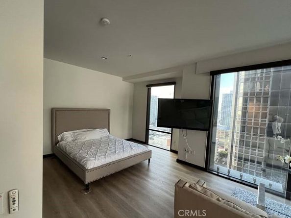 655 S Hope 1605, Los Angeles CA 90017