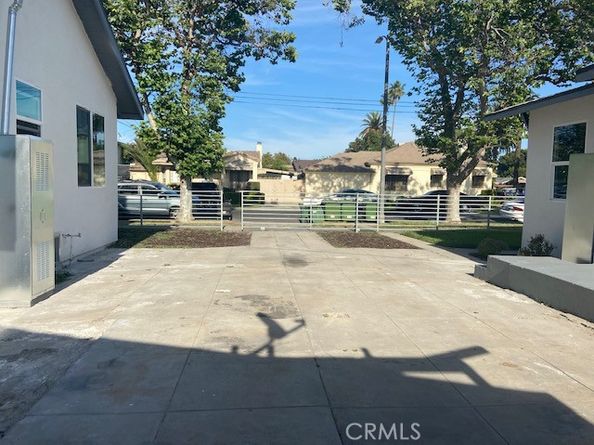 1301 W 60th Place, Los Angeles CA 90044
