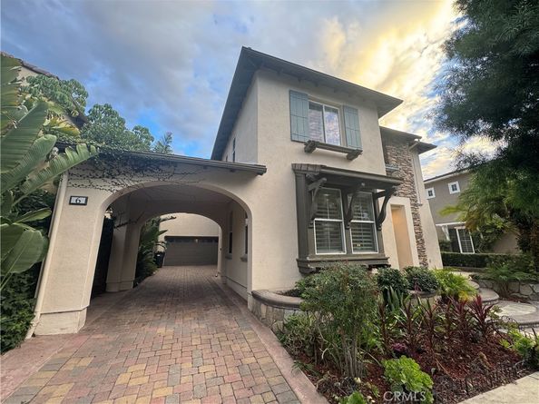 6 Napa, Irvine CA 92602