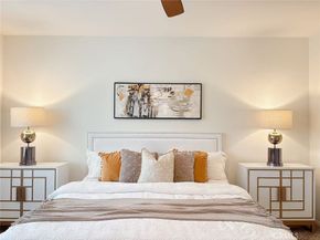 6 Napa, Irvine CA 92602