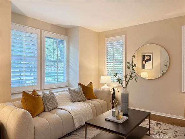 6 Napa, Irvine CA 92602