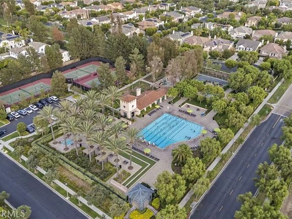 6 Napa, Irvine CA 92602