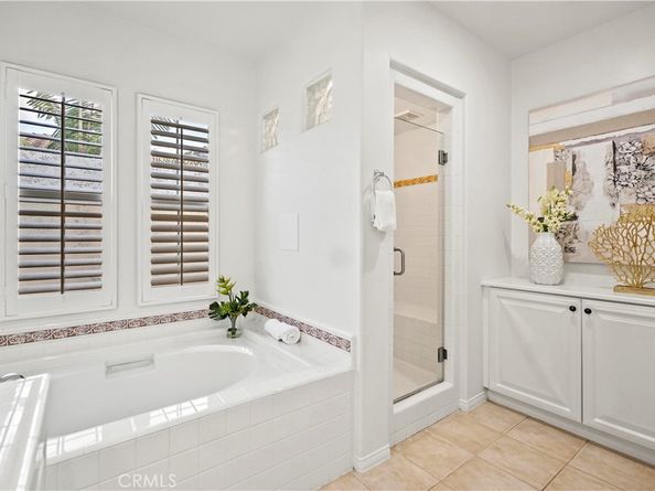 6 Napa, Irvine CA 92602