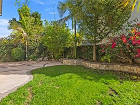 6 Napa, Irvine CA 92602