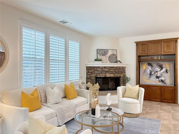 6 Napa, Irvine CA 92602