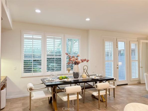 6 Napa, Irvine CA 92602