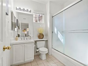 6 Napa, Irvine CA 92602