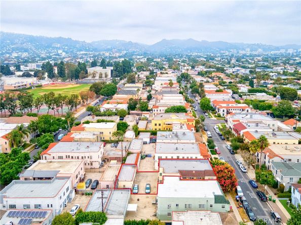 445 N Spaulding, Los Angeles CA 90036