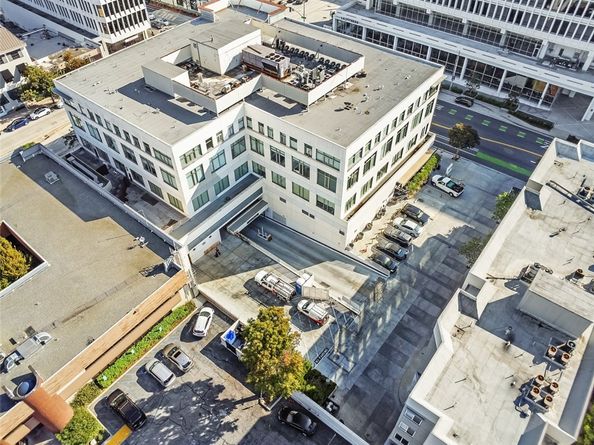 175 S Lake 402, Pasadena CA 91101