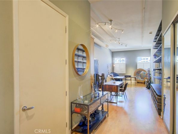 175 S Lake 402, Pasadena CA 91101