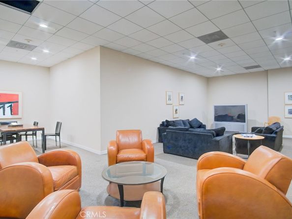 175 S Lake 402, Pasadena CA 91101