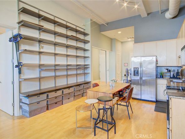 175 S Lake 402, Pasadena CA 91101