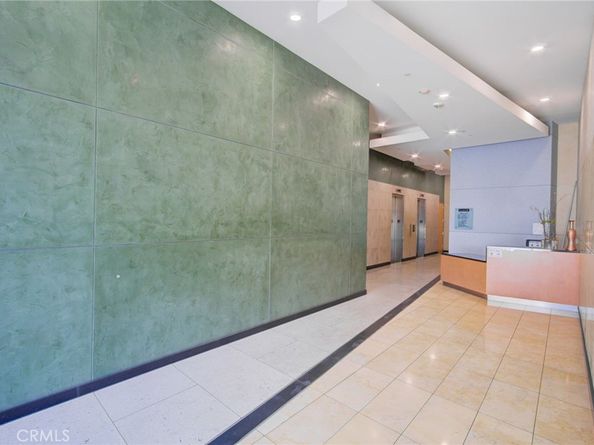 175 S Lake 402, Pasadena CA 91101