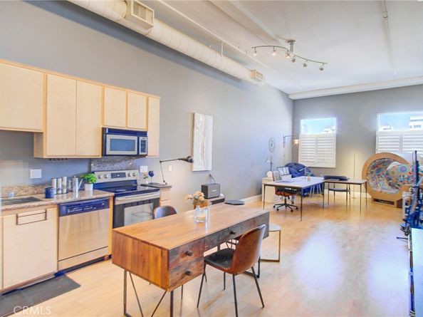 175 S Lake 402, Pasadena CA 91101