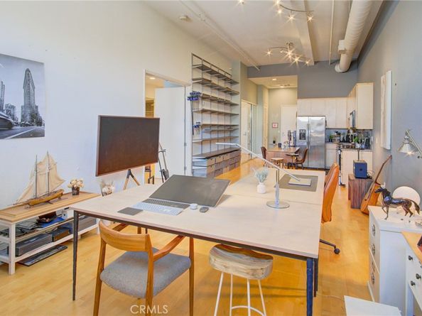 175 S Lake 402, Pasadena CA 91101