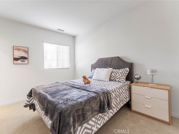 102 Spanish Lace, Irvine CA 92620