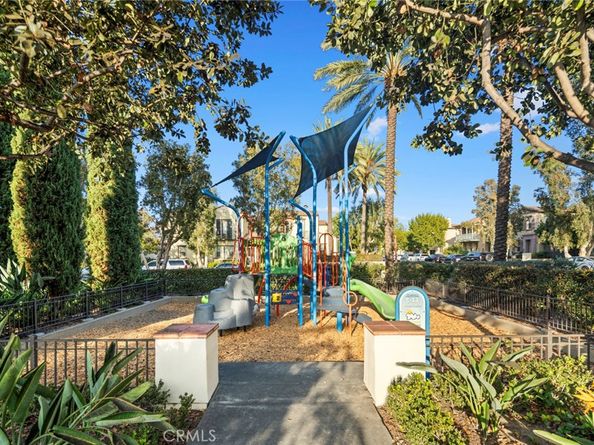 102 Spanish Lace, Irvine CA 92620