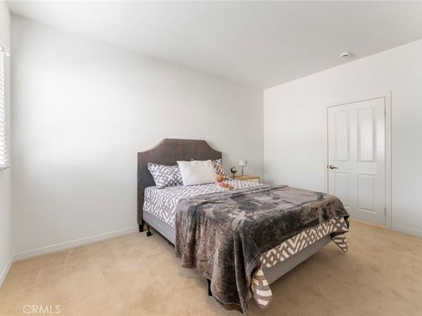 102 Spanish Lace, Irvine CA 92620