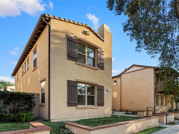 102 Spanish Lace, Irvine CA 92620