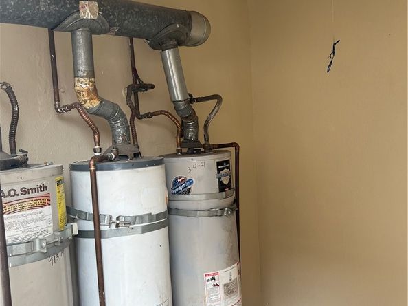 913 E 87th Street, Los Angeles CA 90002